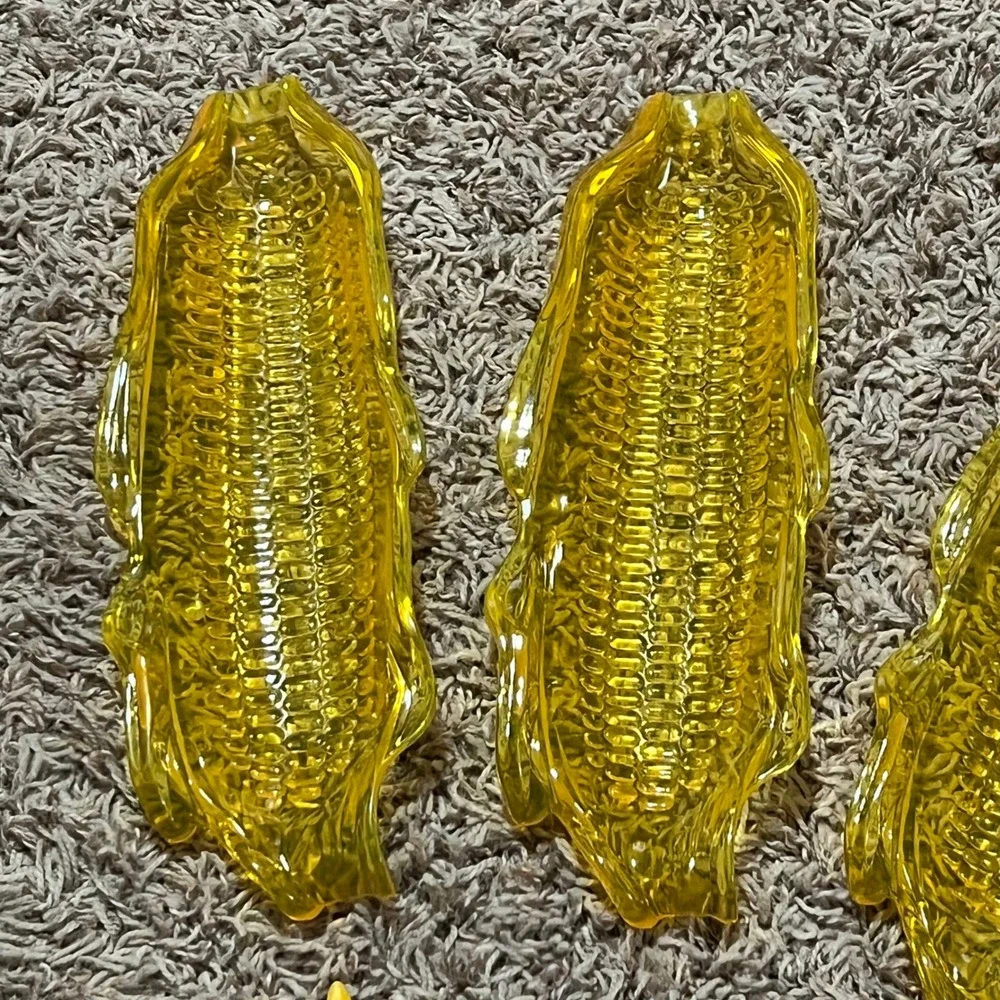 Vintage Yellow Plastic‎ Corn on the Cob Serving Set 4 Dishes and 3 pr Holders